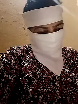 Snapshot of Love-890 chatting on 10.28.25 Love-890 online show from 10.28.25