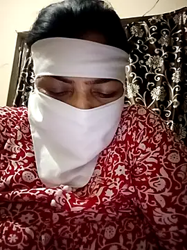 Snapshot of Love-890 chatting on 11.06.25 Love-890 online show from 11.06.25