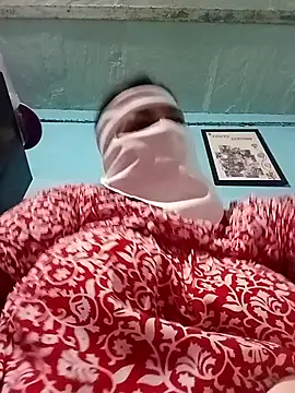 Snapshot of Love-890 chatting on 11.08.25 Love-890 online show from 11.08.25