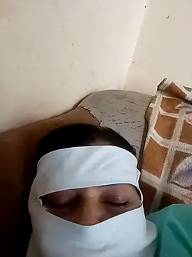 Snapshot of Love-890 chatting on 11.14.25 Love-890 online show from 11.14.25