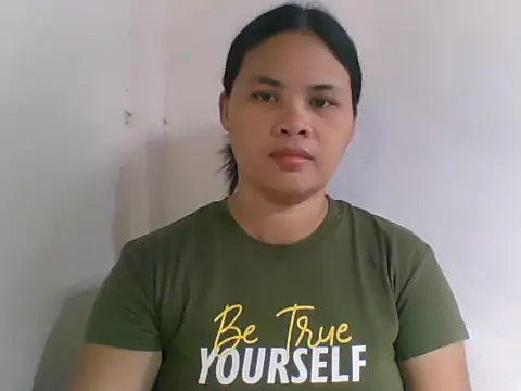 Snapshot of sweet_bella16 chatting on 09.18.25 sweet bella16 online show from 09.18.25