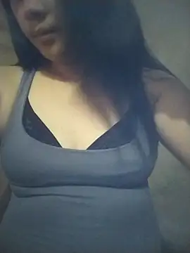 Snapshot of sweet_bella16 chatting on 10.10.25 sweet bella16 online show from 10.10.25