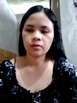 Snapshot of sweet_bella16 chatting on 10.17.25 sweet bella16 online show from 10.17.25