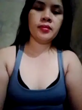 Snapshot of sweet_bella16 chatting on 10.25.25 sweet bella16 online show from 10.25.25