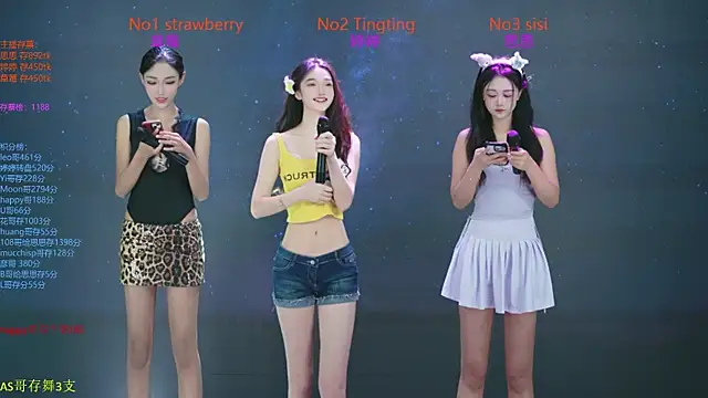 Snapshot of SoHo__club chatting on 10.24.25 SoHo club online show from 10.24.25