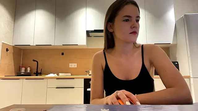 FavorLeila online show from 09.19.25