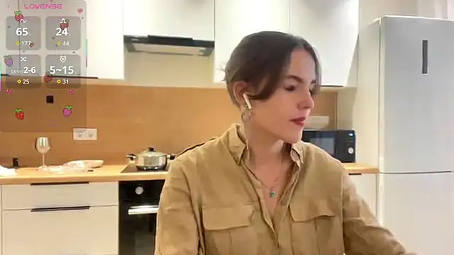 FavorLeila online show from 09.24.25