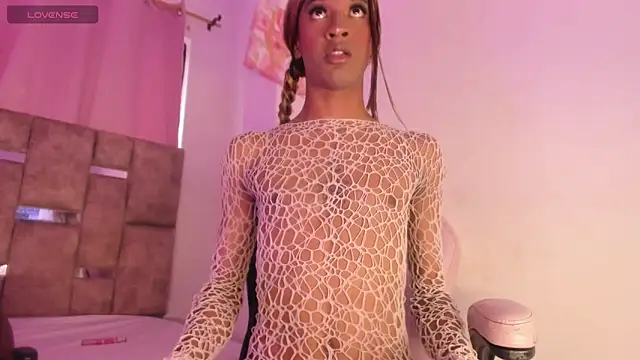 Mia royal online show from 06.13.26
