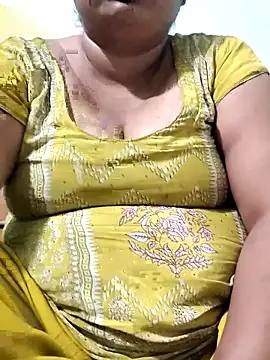 Snapshot of Mmm143 chatting on 09.18.25 Mmm143 online show from 09.18.25