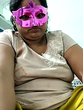 Snapshot of Mmm143 chatting on 09.19.25 Mmm143 online show from 09.19.25