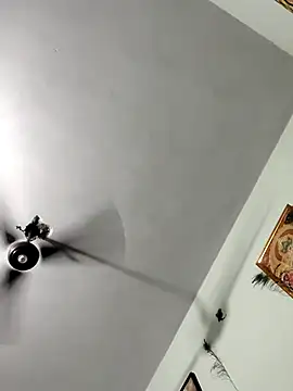 Snapshot of Mmm143 chatting on 09.19.25 Mmm143 online show from 09.19.25