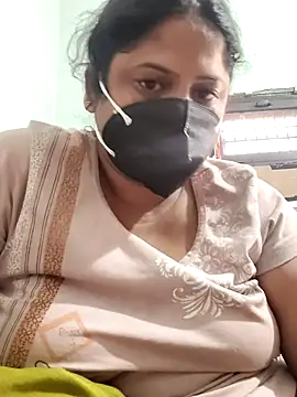 Snapshot of Mmm143 chatting on 09.28.25 Mmm143 online show from 09.28.25