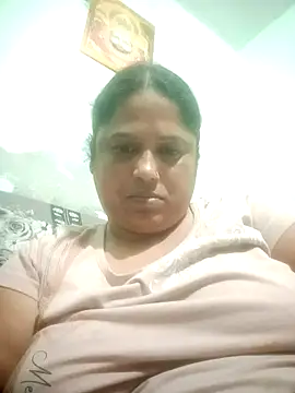 Snapshot of Mmm143 chatting on 09.28.25 Mmm143 online show from 09.28.25