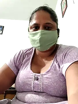 Snapshot of Mmm143 chatting on 10.06.25 Mmm143 online show from 10.06.25