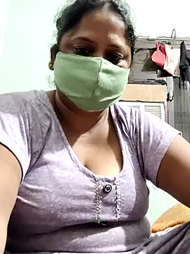 Snapshot of Mmm143 chatting on 10.07.25 Mmm143 online show from 10.07.25