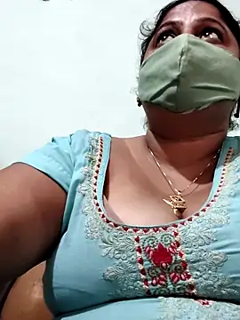 Snapshot of Mmm143 chatting on 10.15.25 Mmm143 online show from 10.15.25