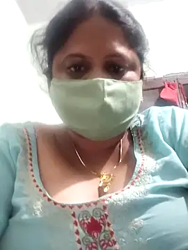 Snapshot of Mmm143 chatting on 10.15.25 Mmm143 online show from 10.15.25