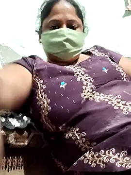 Snapshot of Mmm143 chatting on 10.21.25 Mmm143 online show from 10.21.25