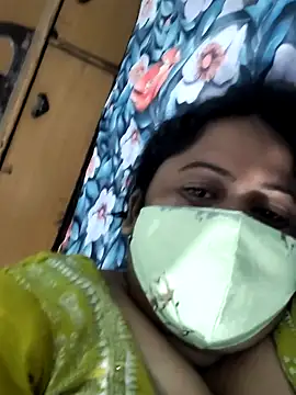 Snapshot of Mmm143 chatting on 10.26.25 Mmm143 online show from 10.26.25