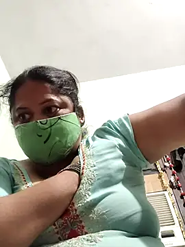 Snapshot of Mmm143 chatting on 10.29.25 Mmm143 online show from 10.29.25