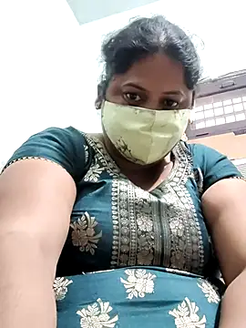 Snapshot of Mmm143 chatting on 11.02.25 Mmm143 online show from 11.02.25