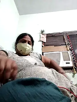 Snapshot of Mmm143 chatting on 11.02.25 Mmm143 online show from 11.02.25