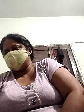 Snapshot of Mmm143 chatting on 11.06.25 Mmm143 online show from 11.06.25