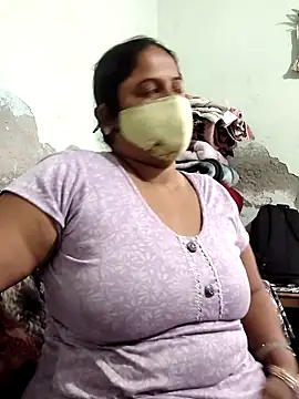 Snapshot of Mmm143 chatting on 11.15.25 Mmm143 online show from 11.15.25