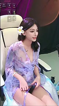 Snapshot of lulu5211 chatting on 10.16.25 lulu5211 online show from 10.16.25