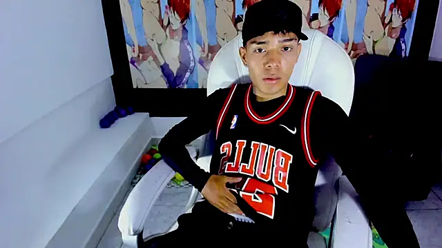 Snapshot of Hunteer_Boy chatting on 09.25.25 Hunteer Boy online show from 09.25.25