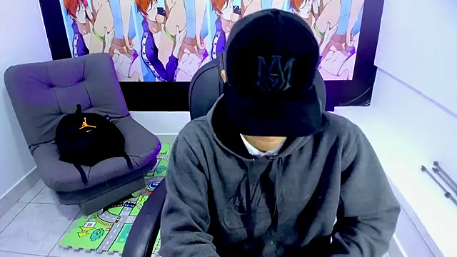 Snapshot of Hunteer_Boy chatting on 10.22.25 Hunteer Boy online show from 10.22.25