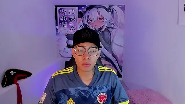 Snapshot of Hunteer_Boy chatting on 10.30.25 Hunteer Boy online show from 10.30.25