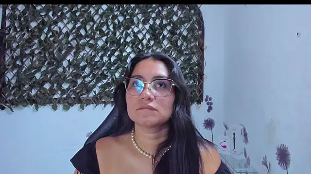 Luna021 1 online show from 10.18.25