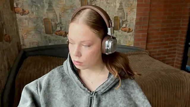 AmiraDehart online show from 09.20.25