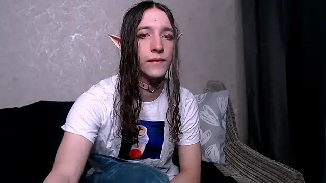 Snapshot of SilverMuse_ chatting on 09.28.25 SilverMuse online show from 09.28.25