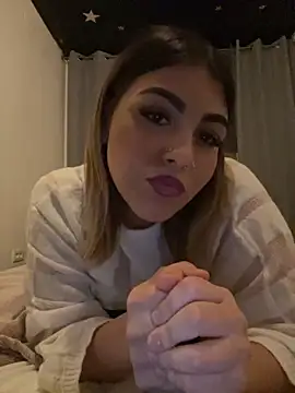 lolaadora online show from 10.08.25