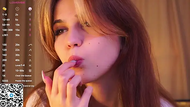 Sofia Tetsu online show from 10.12.25