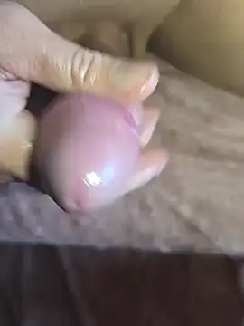 Snapshot of Kadazano chatting on 09.20.25 Kadazano online show from 09.20.25