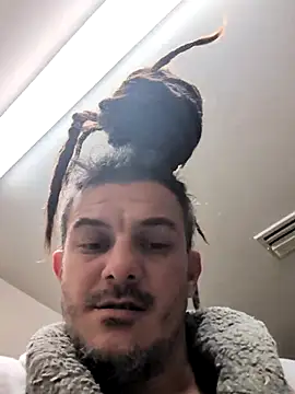 Snapshot of Clownboi17 chatting on 11.20.25 Clownboi17 online show from 11.20.25