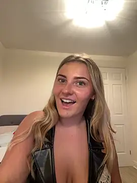 Sapphireroseee online show from 10.31.25