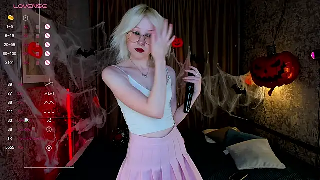 AlettaEve online show from 10.21.25