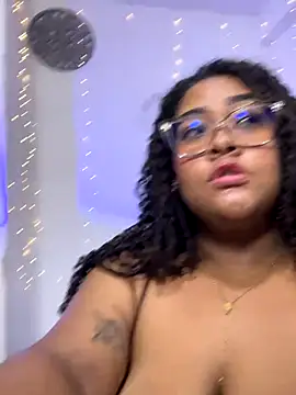 Snapshot of Dakota__Luxx00 chatting on 11.01.25 Dakota Luxx00 online show from 11.01.25