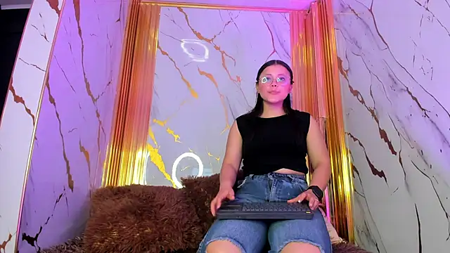celeste hot   online show from 10.04.25