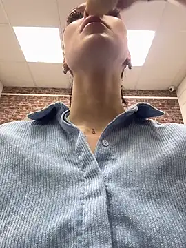 Snapshot of EmmaStarkk chatting on 10.12.25 EmmaStarkk online show from 10.12.25