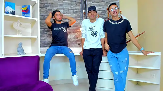 Juicy Creww online show from 09.15.25