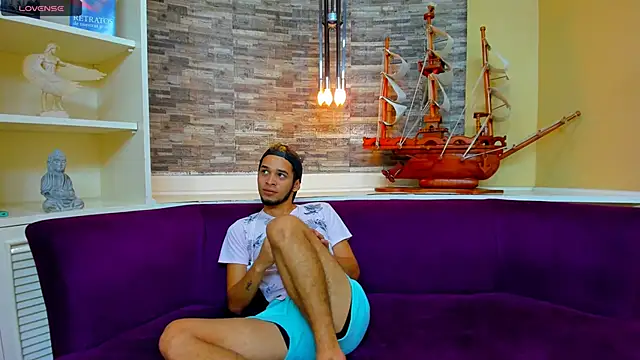 Juicy Creww online show from 09.24.25