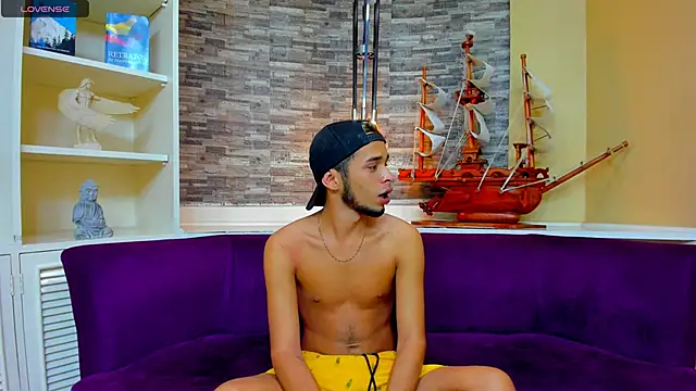 Juicy Creww online show from 09.25.25