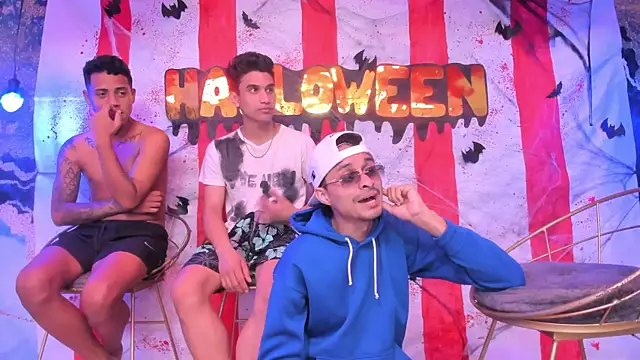 Juicy Creww online show from 10.17.25