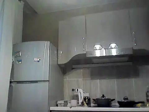 Snapshot of Mirarah chatting on 11.04.25 Mirarah online show from 11.04.25