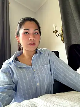 Snapshot of ZoeyJohnson chatting on 11.06.25 ZoeyJohnson online show from 11.06.25